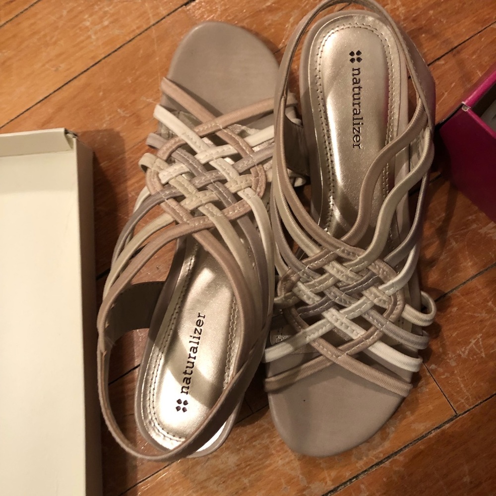 Naturalizer never worn